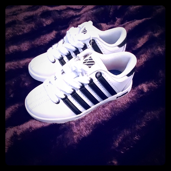 K-Swiss Other - 🆕️ 👟 KSWISS BLACK & WHITE SHOES